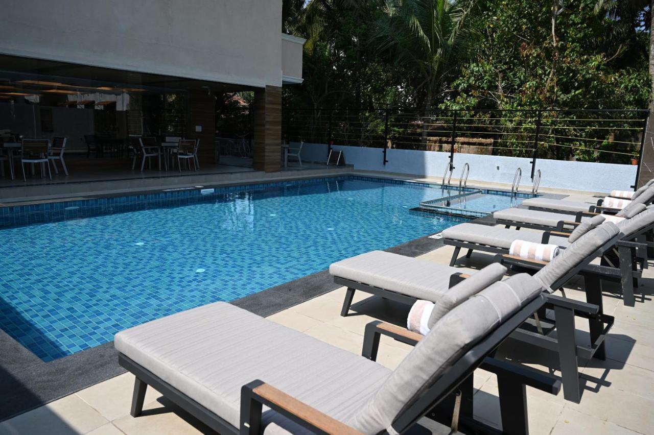 Resort The Lohias, Goa Кандолим Екстериор снимка